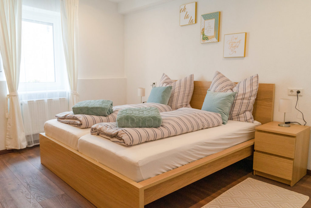 Frisch gemachtes Doppelbett